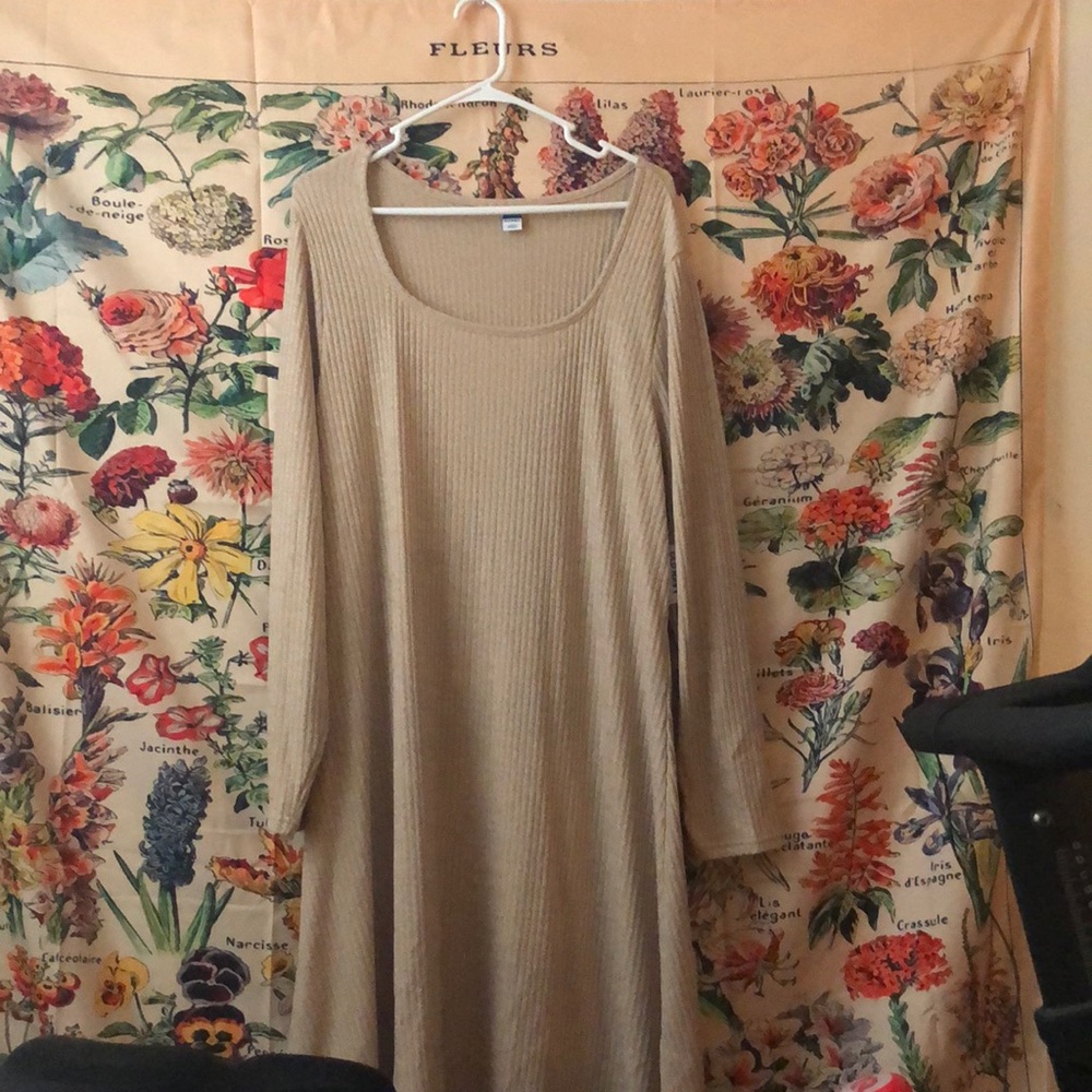 Midi knit dress from Old Navy, never worn - tags still on, size 3X